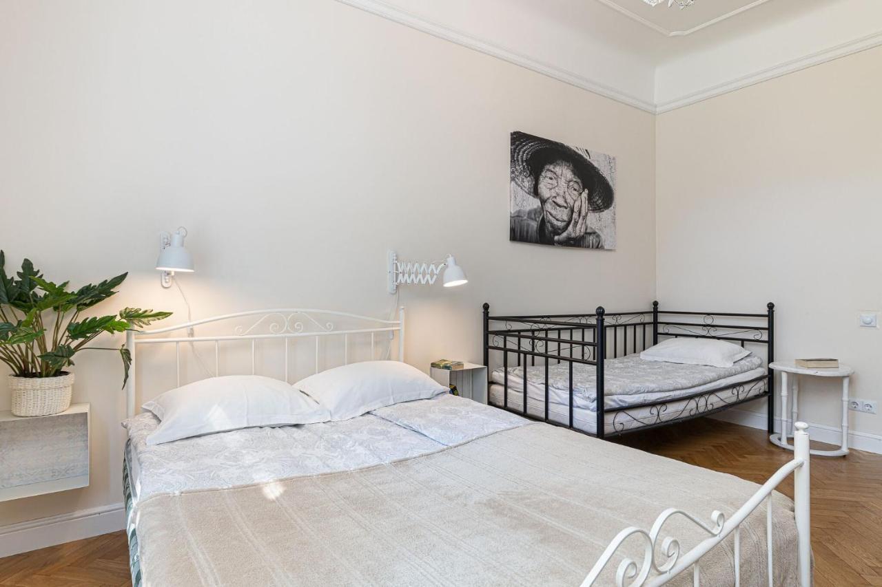 Modern History Apartment Таллин Экстерьер фото